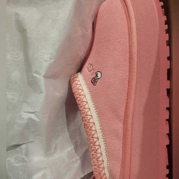 Authentic New UGG Pink Tazz Love '25 Shoes - Picture 3 of 5